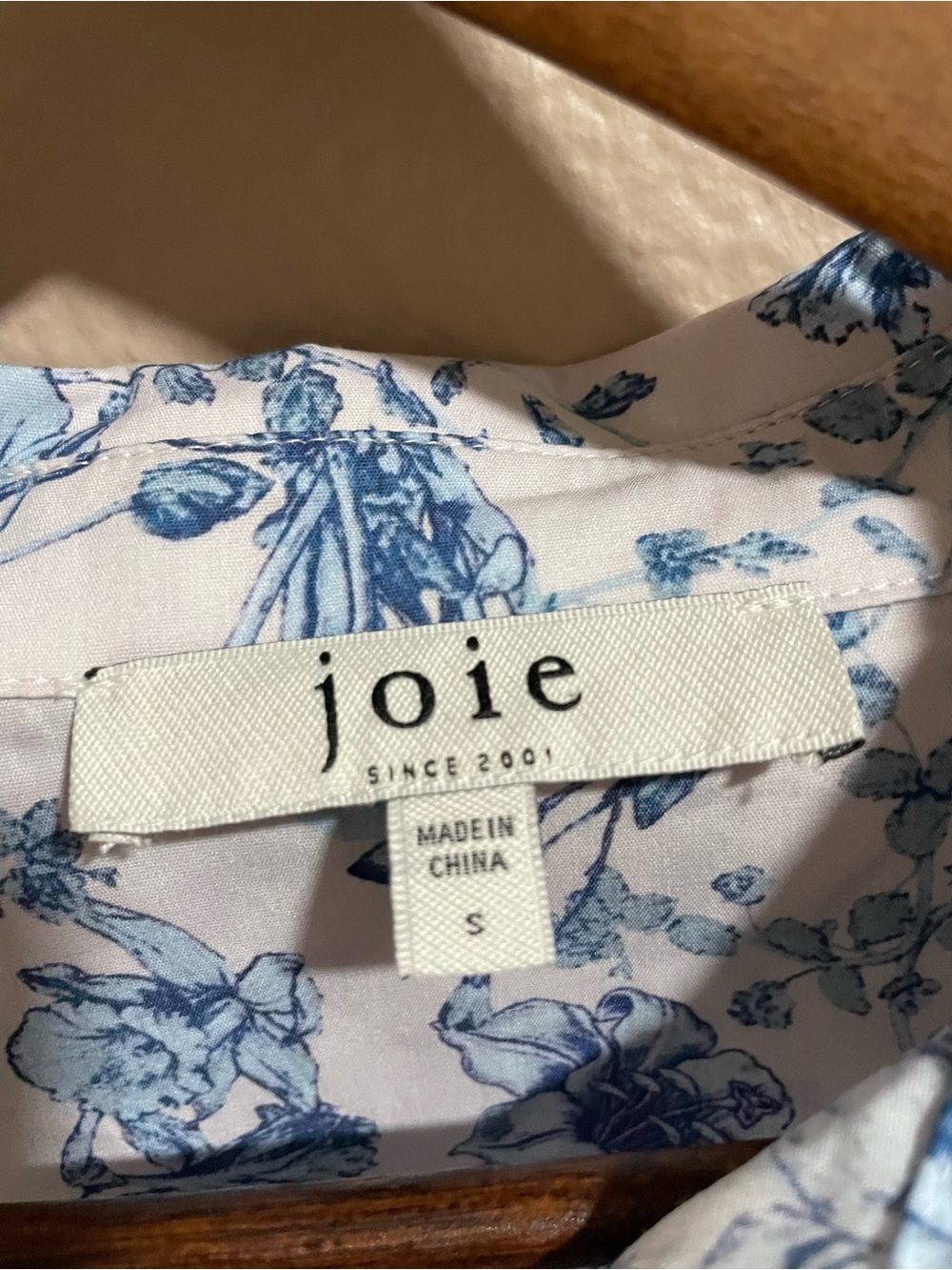 Joie Blue and White Floral Button-Front Puff Sleeve Top - Picture 4 of 5